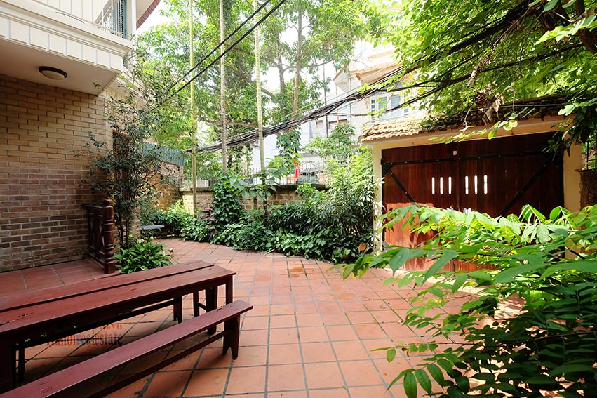 Charming 5 bedroom house with large garden on To Ngoc Van 3