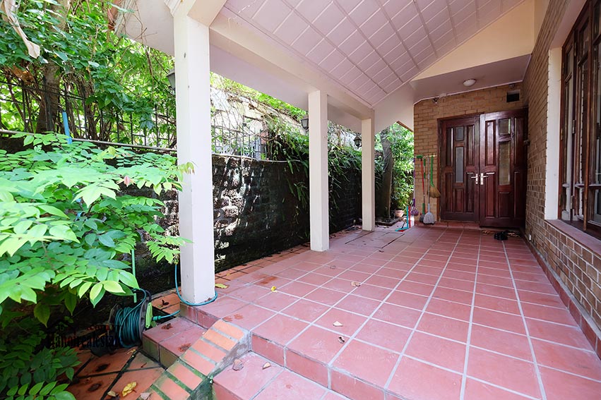 Charming 5 bedroom house with large garden on To Ngoc Van 5