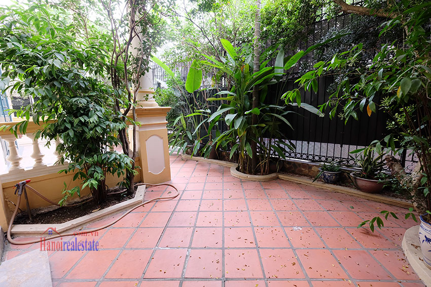 Charming house with garden and swimming pool in Xom Chua 7