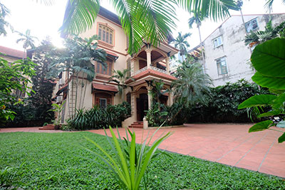 Charming house with large garden in the heart of Tay Ho