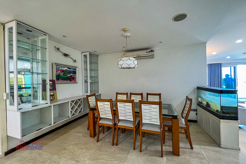 Ciputra: Cheap price 3-bedroom apartment 153sqm on middle floor of L2 9