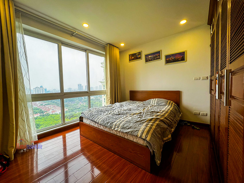 Ciputra: Golf course view 4-bedroom at P2 on high floor 18