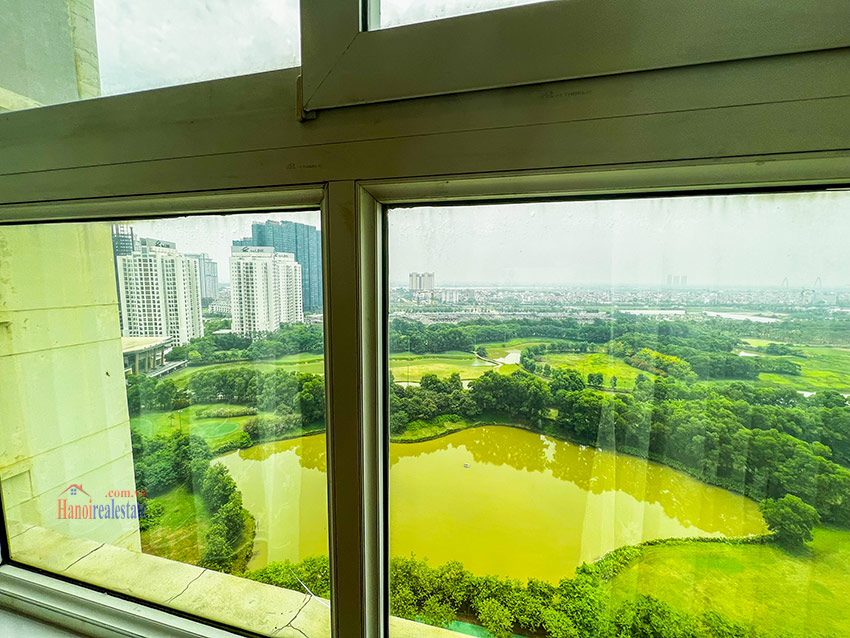 Ciputra: Golf course view 4-bedroom at P2 on high floor 22