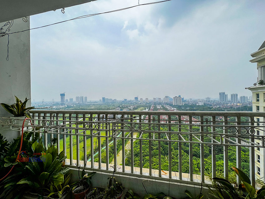 Ciputra: Golf course view 4-bedroom at P2 on high floor 4