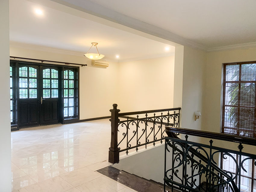 Ciputra: Large 5-bedroom house with spacious outdoor area near UNIS, unfurnished 23