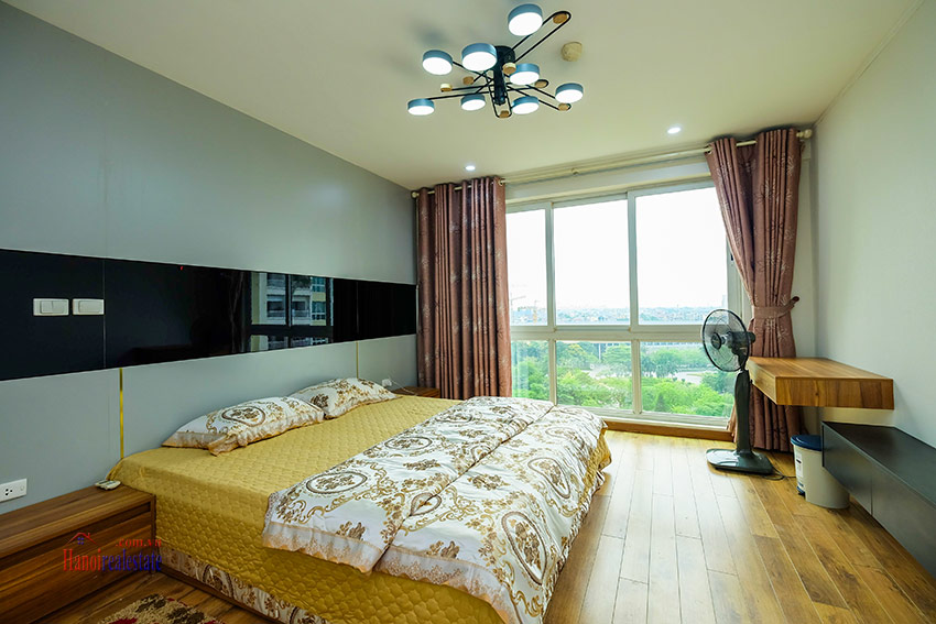 Ciputra: Modern 3-bedroom apartment on middle floor of P1 7