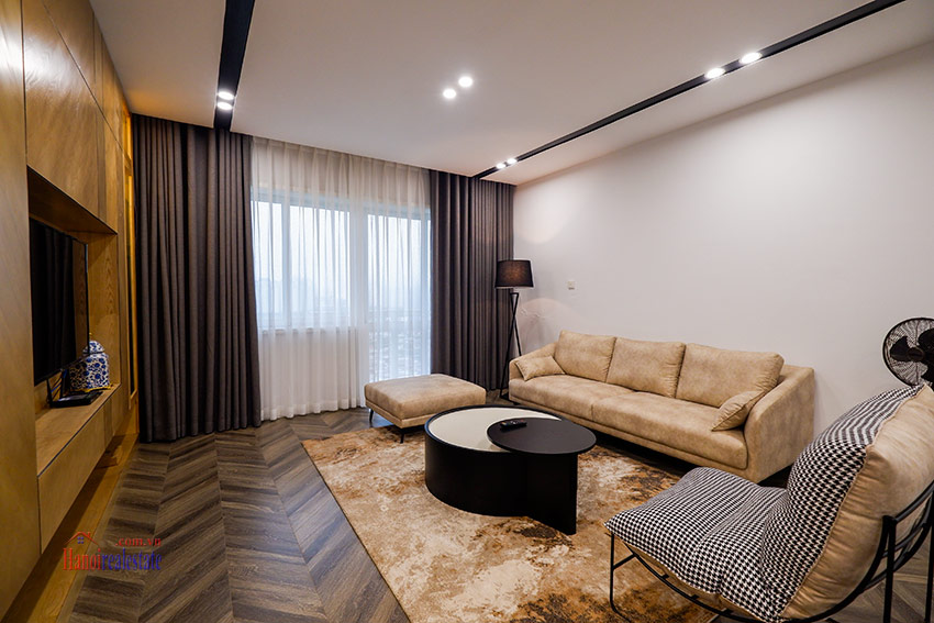 Ciputra: Modern well renovated 3-bedroom apartment on high floor of E4 7