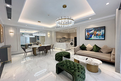 City Chic: Luxurious 3-Bedroom Apartment in the Heart of Hai Ba Trung