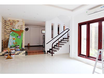 Courtyard 04 bedroom house to let in the heart of Tay Ho, near Somerset West lake