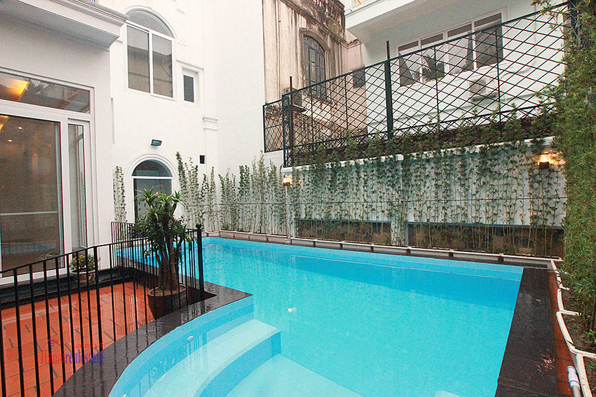 Courtyard and swimming pool 4-bedroom house on Dang Thai Mai 3