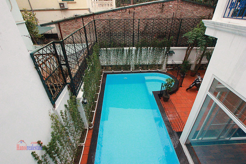 Courtyard and swimming pool 4-bedroom house on Dang Thai Mai 4