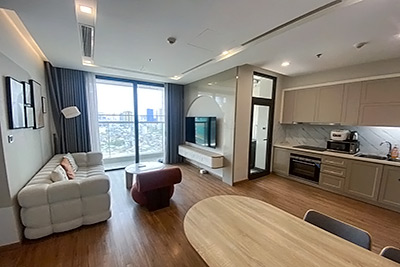  Cozy 2-Bedroom Apartment for Rent at Vinhomes Metropolis, Ba Dinh 