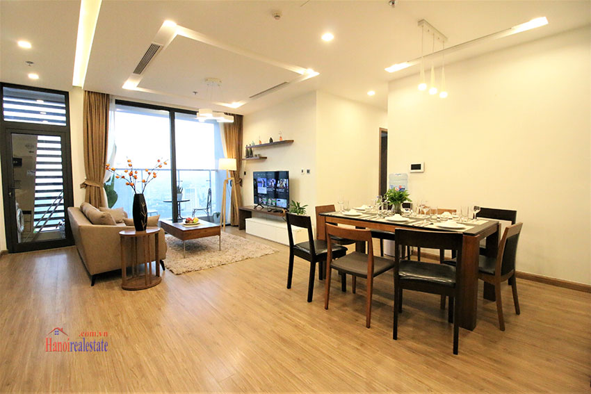 Cozy but spacious apartment at Vinhomes Metropolis, open view 1