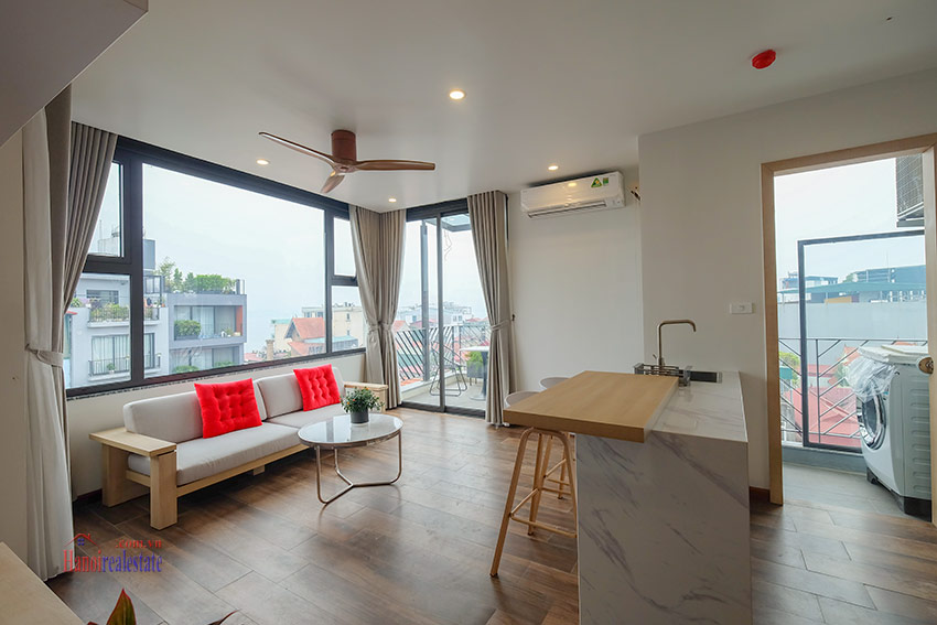 Cozy high floor 1-bedroom apartment on Xuan Dieu with city view 2