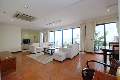 Elegant 2-bedroom apartment with lake view and big balcony in Truc Bach Island