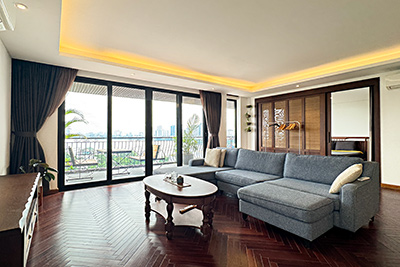 Elegant 2-Bedroom Penthouse Apartment with Stunning West Lake Views