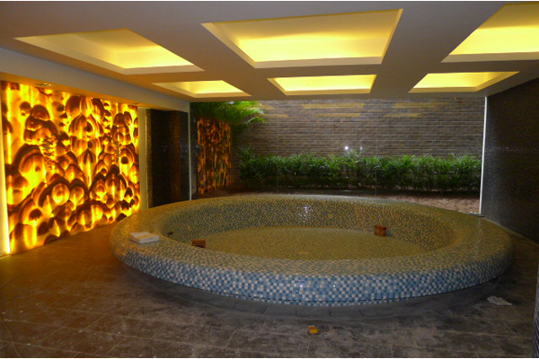 Elegant Suites West Lake Hanoi tearm bath