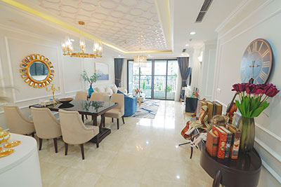 Finely furnishings, lake view 3-bedroom family home situated in D Le Roi Soleil