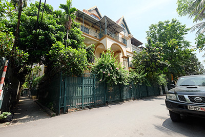 Cho thuê Nhà kiến trúc Pháp có sân ở Xóm Chùa tây Hồ Hà Nội 