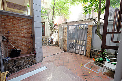Front yard 5-bedroom house in the heat of Tay Ho