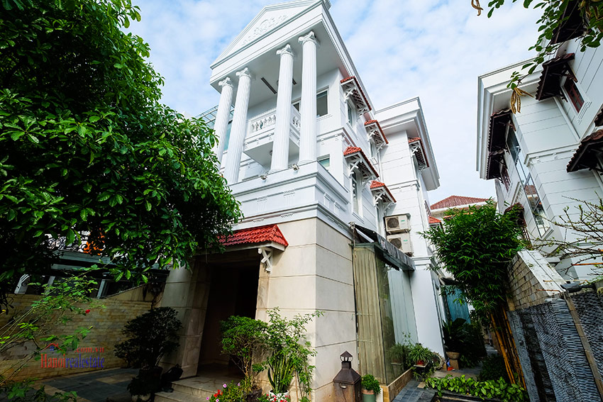 Glorious and spacious 5-bedroom house in C block Ciputra, short walk to UNIS 3