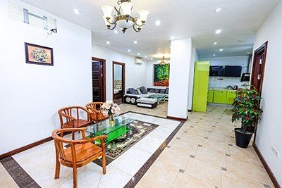 Good price apartment for rent with 3 bedrooms in Nguyen Dinh Thi, Ba Dinh