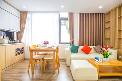 Good sunlight apartment for rent in Linh Lang, Ba Dinh, Hanoi