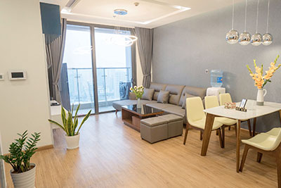 Cho thuê căn hộ 2 phòng ngủ view thành phố Hà Nội, tầng cao tại Vinhomes Metropolis