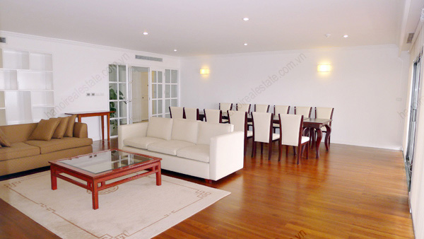 Hanoi Lake View: Serviced apartment has 239m2 living area for rent 5