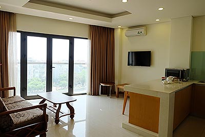 HC building inTay Ho District: bright and airy 01 bedroom apartment