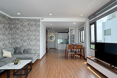 High floor 02 bedroom apartment for rent in Trinh Cong Son street