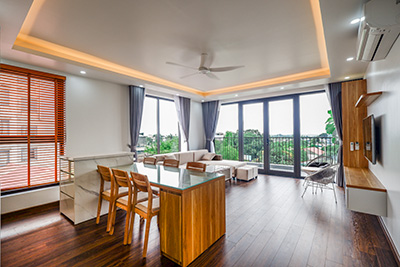 High floor 2 bedroom apartment with balcony on Xuan Dieu
