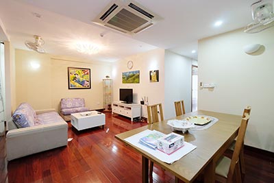 High floor 2-bedroom apartment on Hai Ba Trung Street, Hoan Kiem