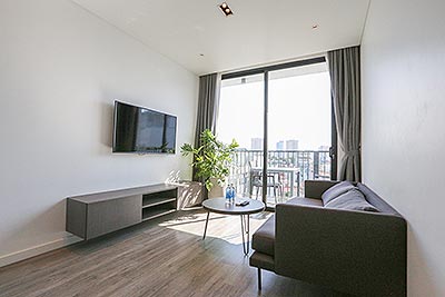 Cho thuê căn hộ một phòng ngủ rộng, có thiết kế tắm bồn, nhìn được cảnh thành phố Hà Nội