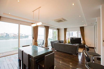 Lake front 03BRs apartment with awesome view on Quang An St