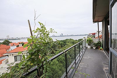 Lake view 01 bedroom apartment on Quang Khanh, no construction nearby, huge terrace