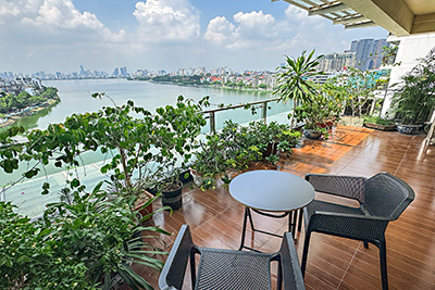 Căn hộ 3 phòng ngủ ban công rộng view hồ cho thuê tại Xuân Diệu
