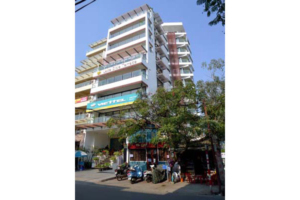 Lakeside Terrace Serviced Apartment in Xuan Dieu 2