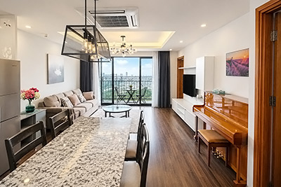  Lake-View Apartment for Rent in Xuan Dieu – 88m2 with West Lake Views