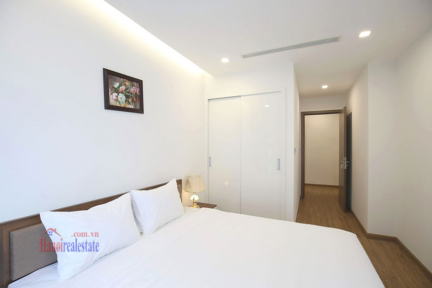 Lovingly modern rental 3 bedroom apartment in Vinhomes Metropolis Hanoi 8