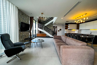 Luxurious 3-bedroom duplex penthouse at Embassy Garden, open view