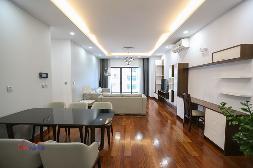 Luxury and modern 03 bedroom apartment for rent in Cau Giay District 1
