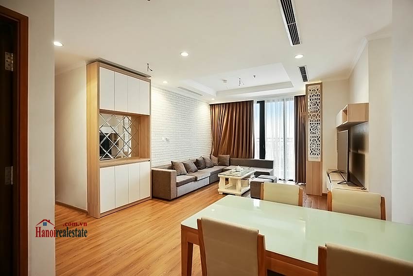 Luxury apartment in Block R6 Royal City, 03BRs/02Baths 1