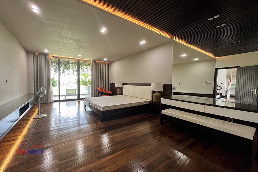 Magnificient fully renovated 3-bedroom house in Q block of Ciputra, beautiful garden 16