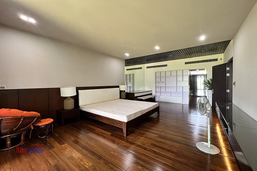 Magnificient fully renovated 3-bedroom house in Q block of Ciputra, beautiful garden 17