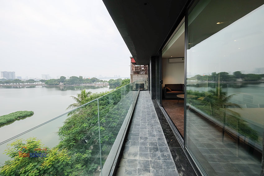 Modern 2-bedroom Apartment with lake view in Truc Bach 14