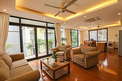 Căn hộ mới 3 phòng ngủ, hiện đại, cho thuê tại Quảng An