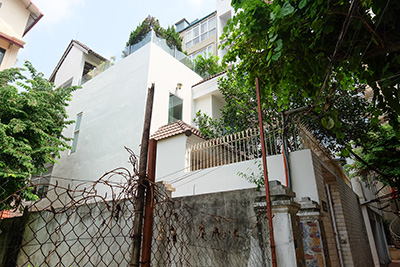 Modern 3 bedroom house with top floor terrace in Tay Ho