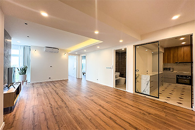 Cho thuê căn hộ chung cư E1 Ciputra 3 phòng ngủ | View nội khu thoáng đãng