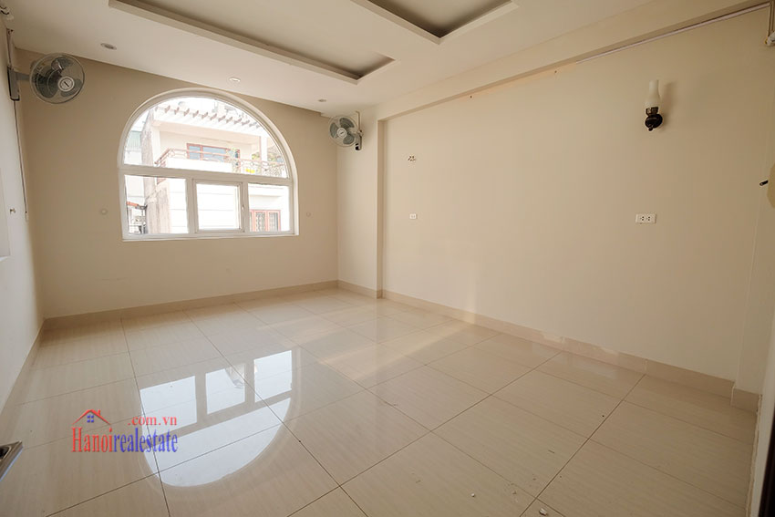 Modern 4 bedroom house with front yard to rent in Tay Ho 21